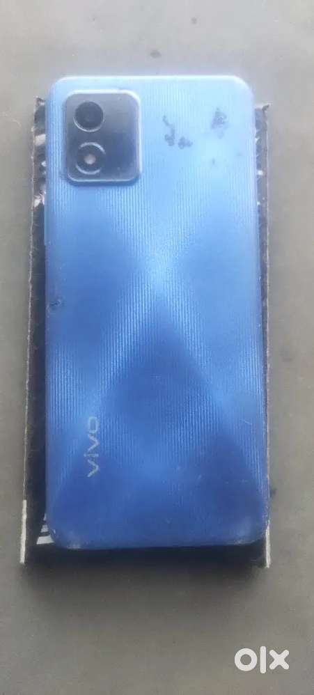 Sell the phone only 3000 rupees