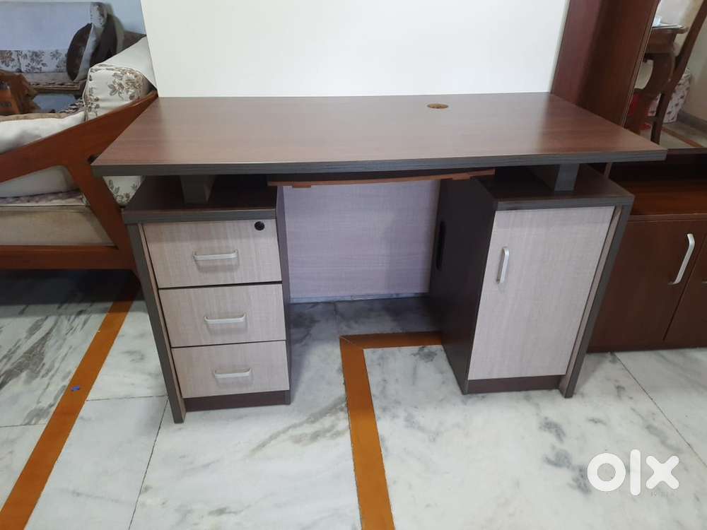 Office table for sale