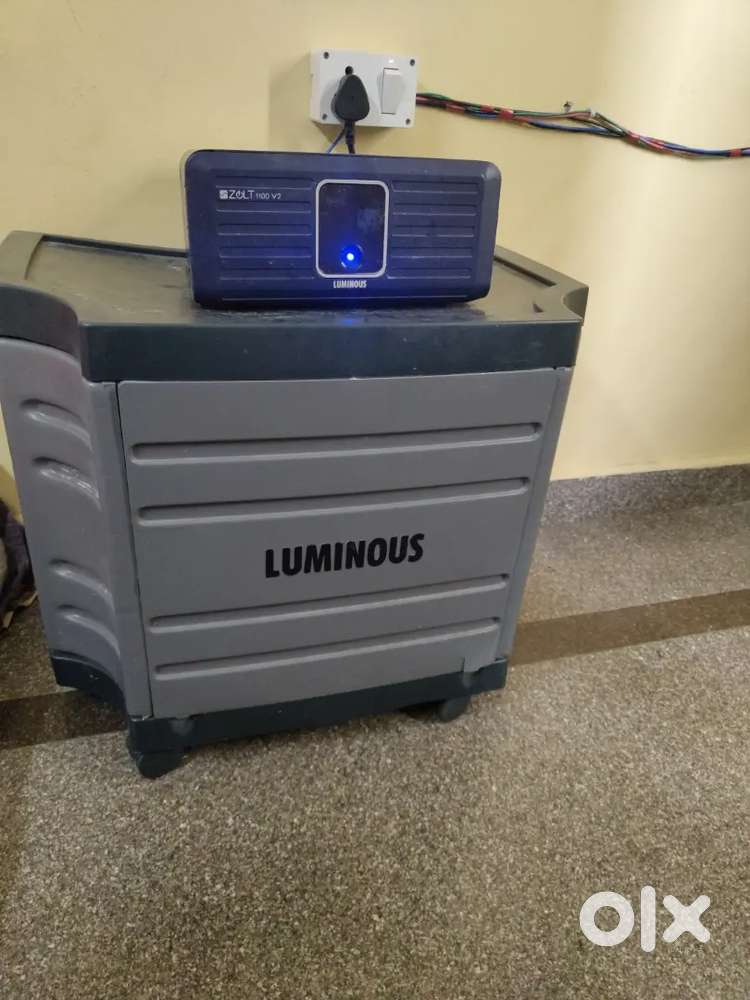 Inverter with battery and trolley