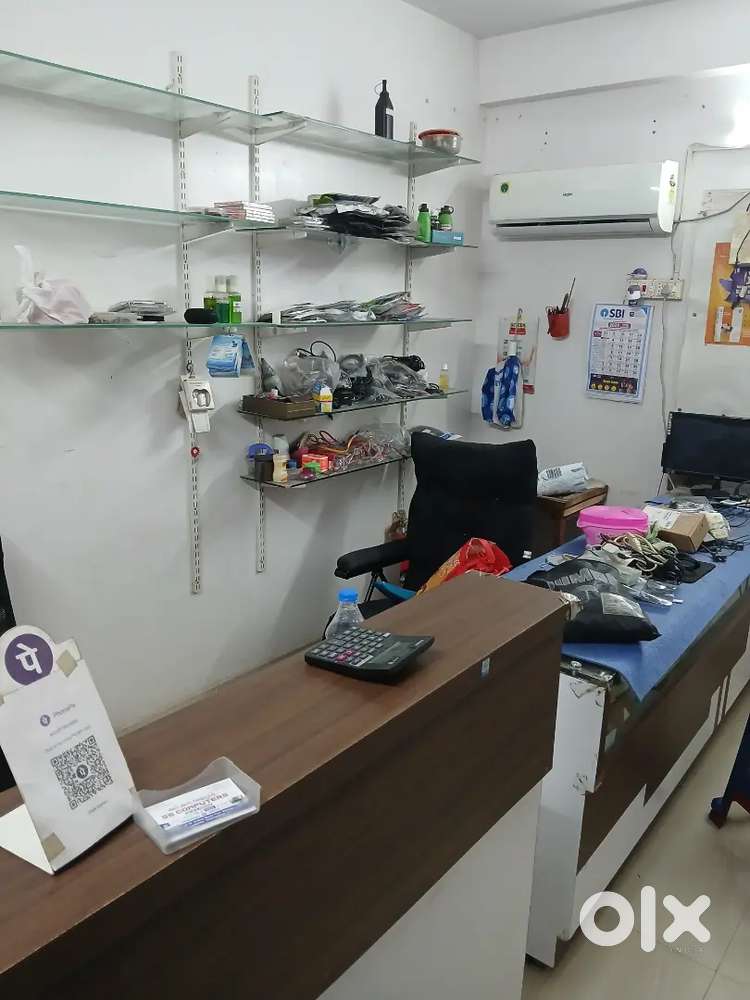 Akkayyapalem Maharani parlour junction