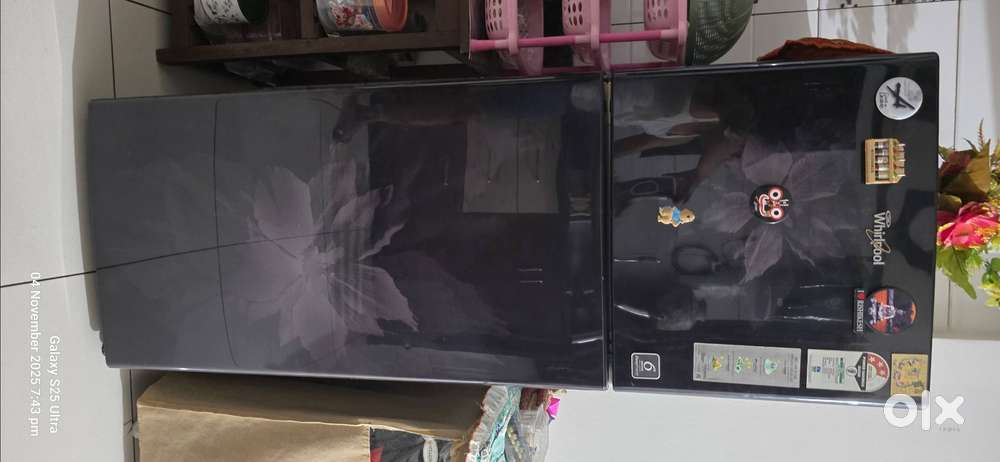 Whirlphool 265 litre fridge