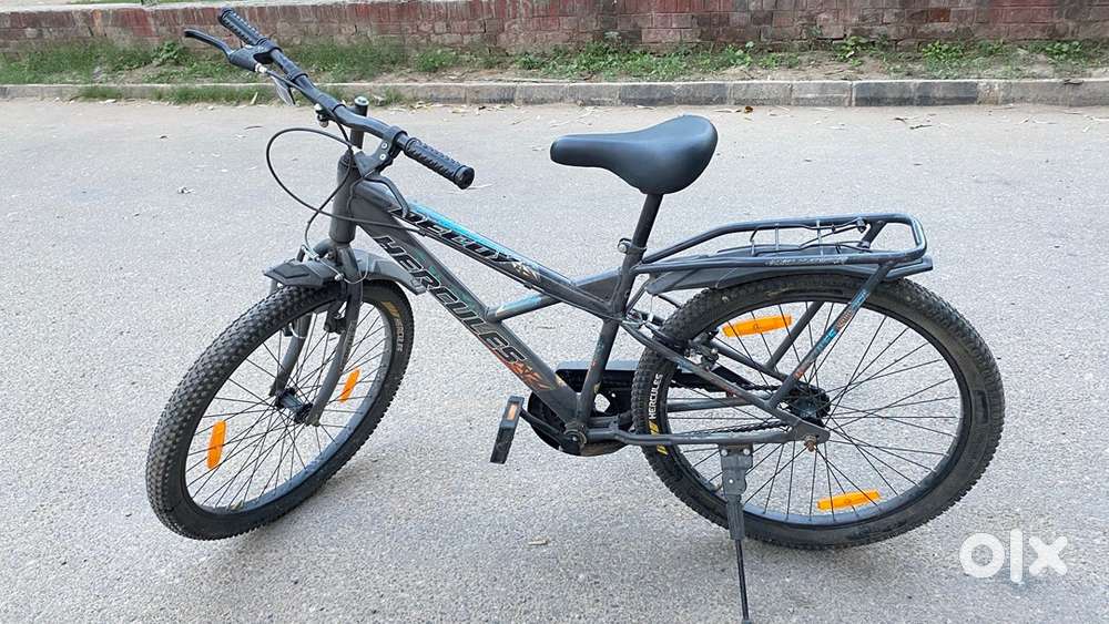 Brand new condition bicycle only 8 months old tyre condition also new