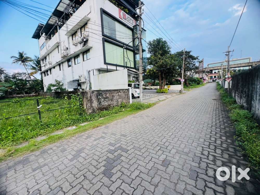 Kalamassery near metro 50metr 10cent cent 25lakh