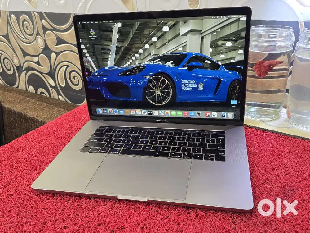 Apple Macbook Pro i9 16gb 512gb 5.5gb GRAPHICS 15inch Retina Touchbar