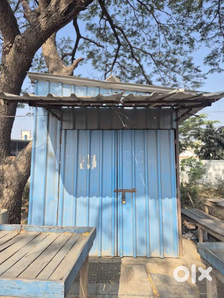 Shop for sale 10×12 size