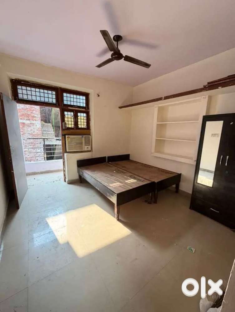 Need a Roommate 5500