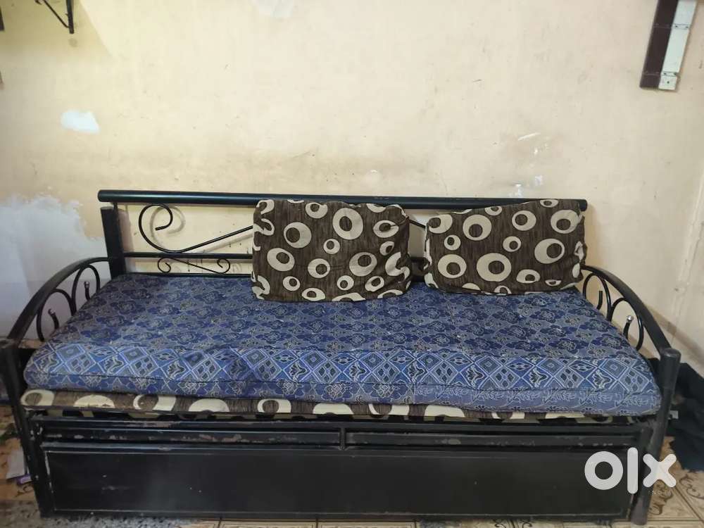 आयर्न sofa cum bed