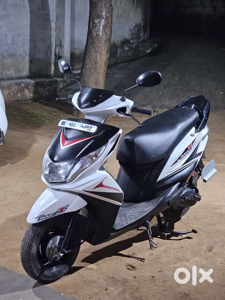 YAMAHA RAY Z 2015