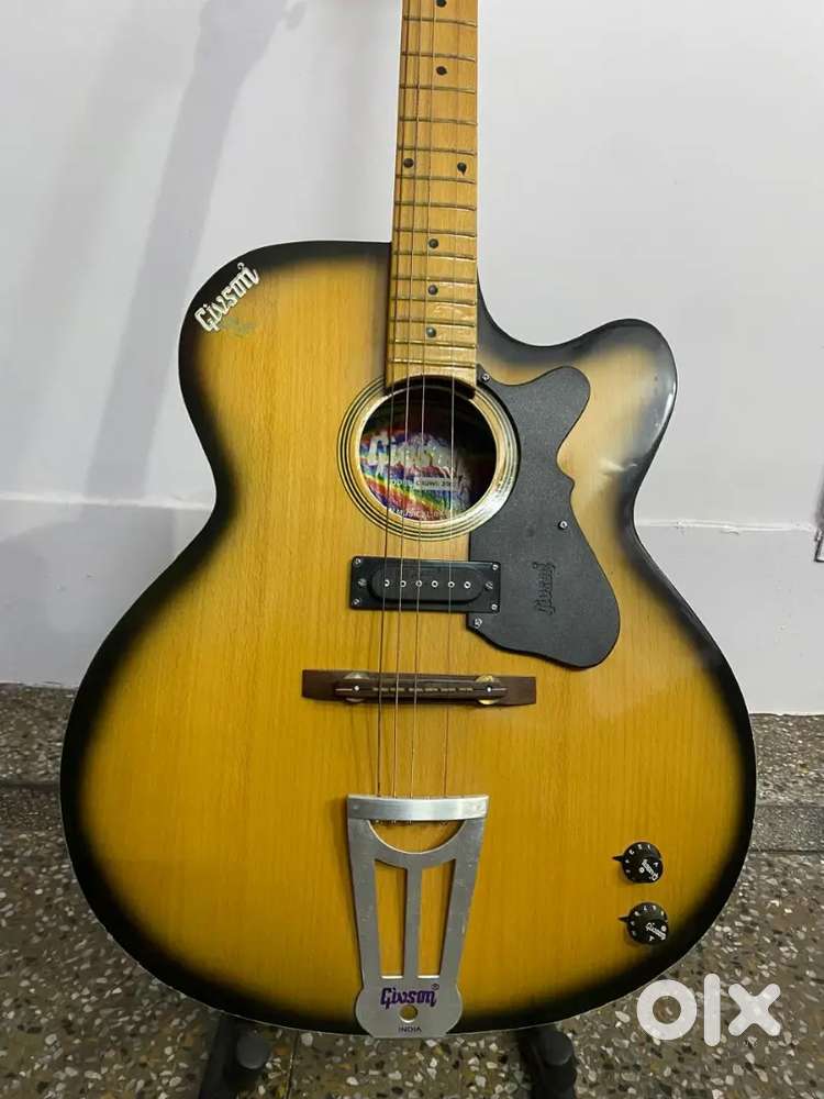 Givson Crown Super 2007 Guitar - Excellent Condition - With Case