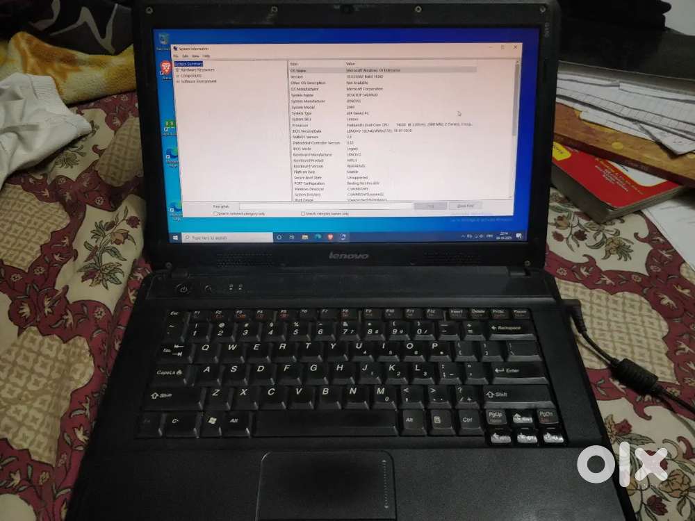 Very old basic needs laptop(negotiable)(trying to get rid of it)