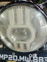 बुलेट की हेडलाइट बेचनी है