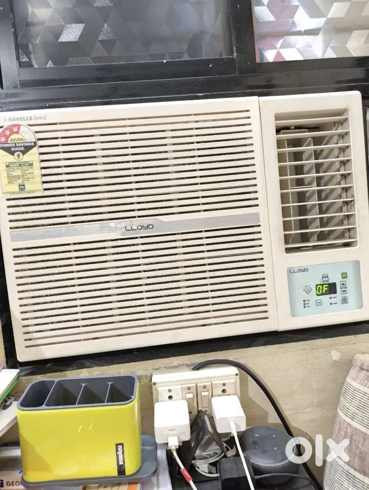 Window AC Lloyd only 2 year used