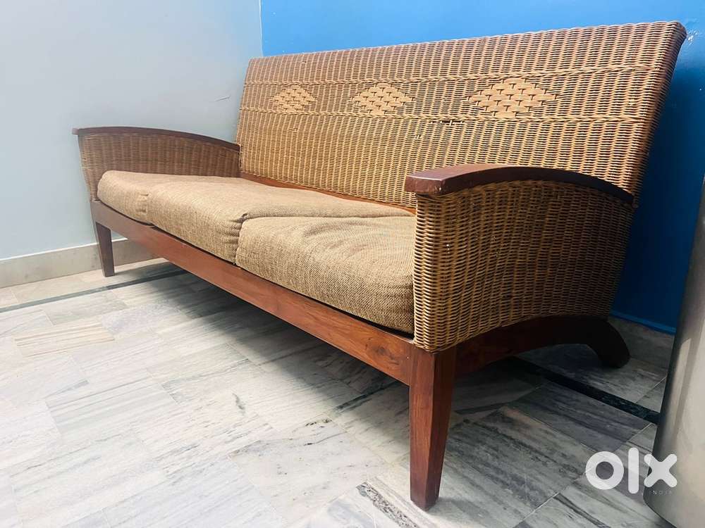 Tikk wood(Sagwan) 3+2 sofa set availabe in good condition