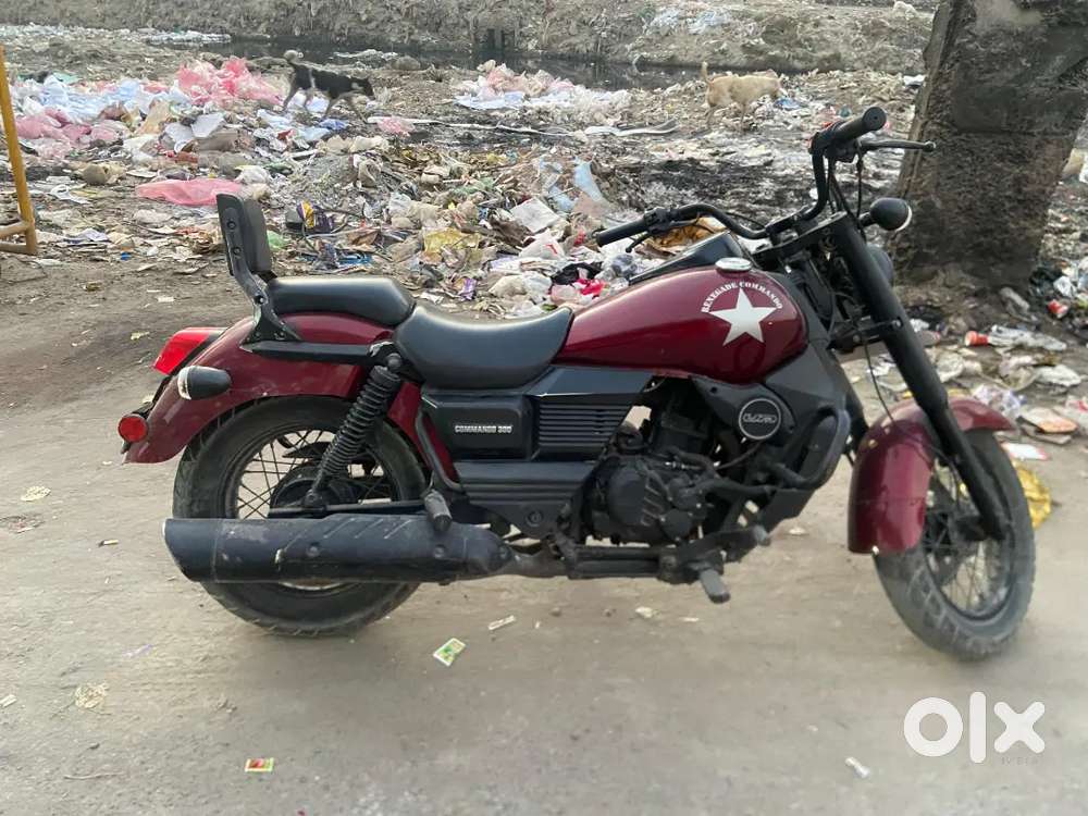 UM RENEGADE COMMANDO (300cc)