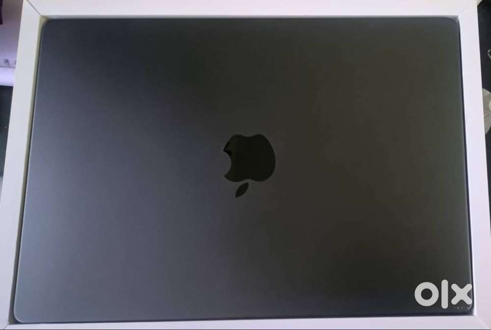 Macbook Pro M4 Max (1TB, 36GB, 14.2 inch ) for sale at 3Lakhs
