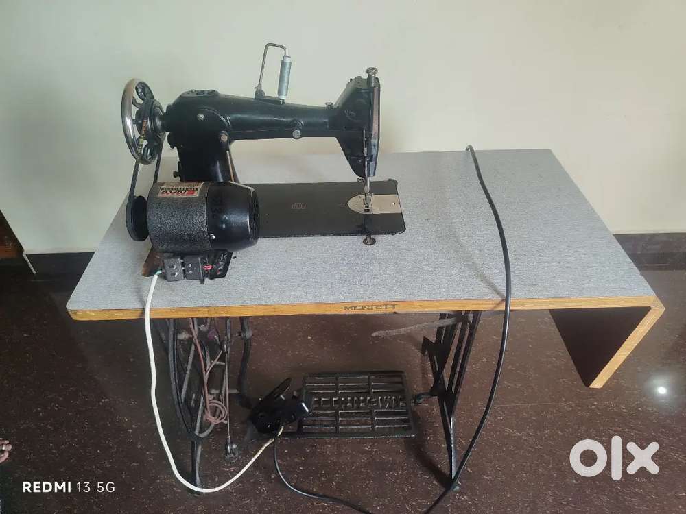 Merrit sewing machine Big with electric motor