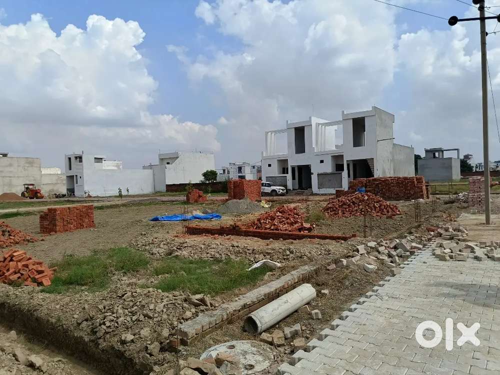 100 gaz east facing plot sale in meerut