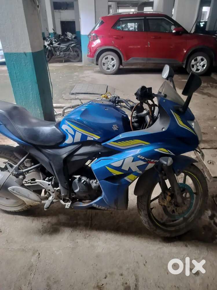 One hand use & in good condition