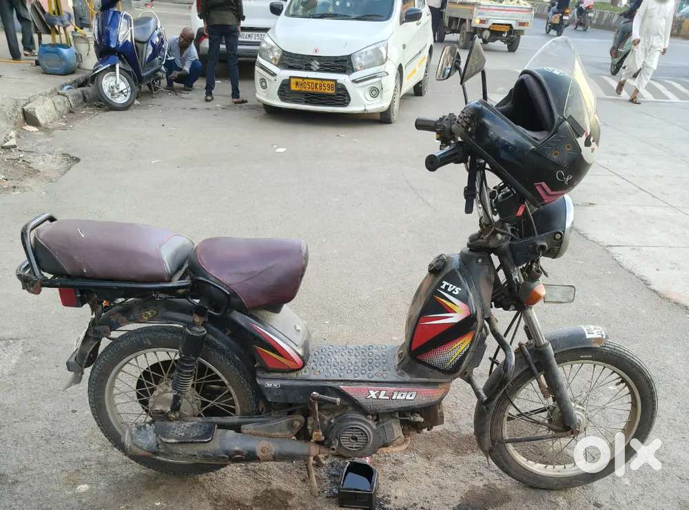 TVs XL100 selling price 20000