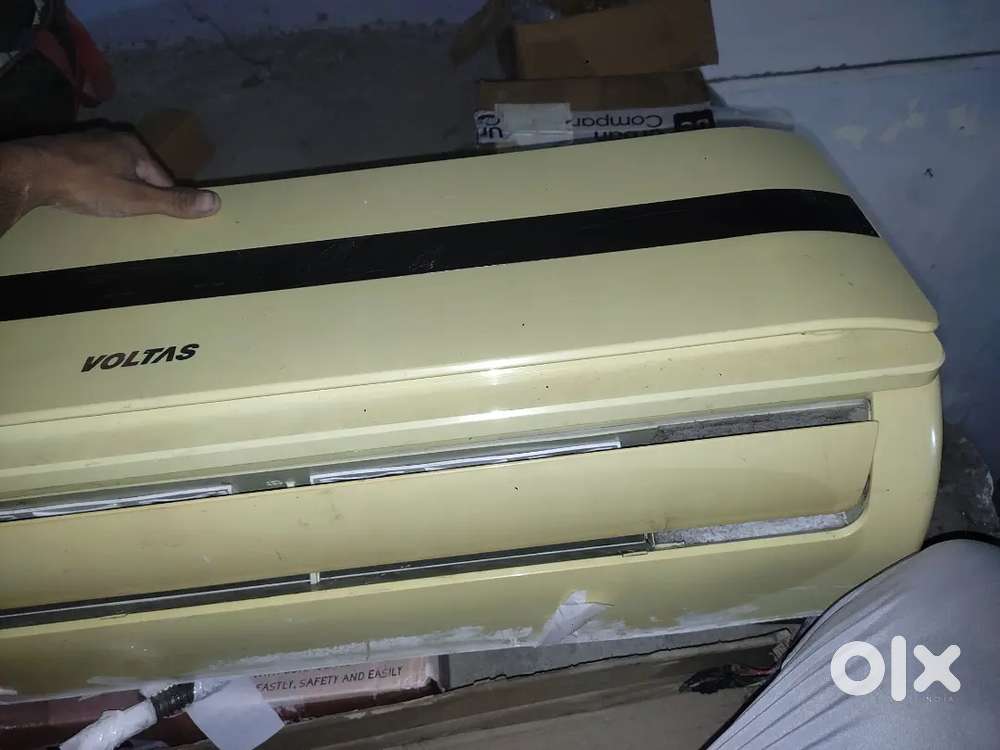 Voltas split ac 1.5 ton full working condition