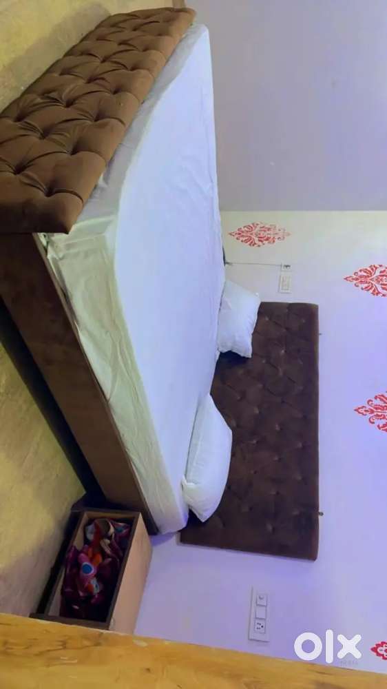 Nearby pari chowk all facility 13 Rooms full furniture contact me