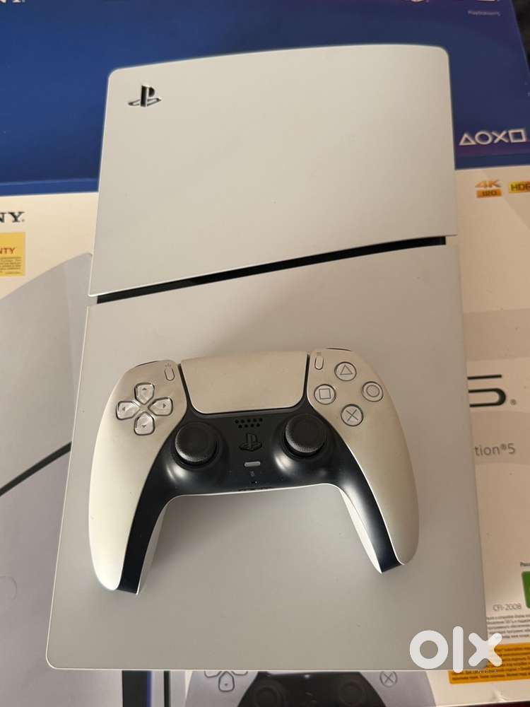 Ps5 new model 1tb 1 yrs old