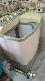 Lg 6.8 kg manual washing machine in perfect condition