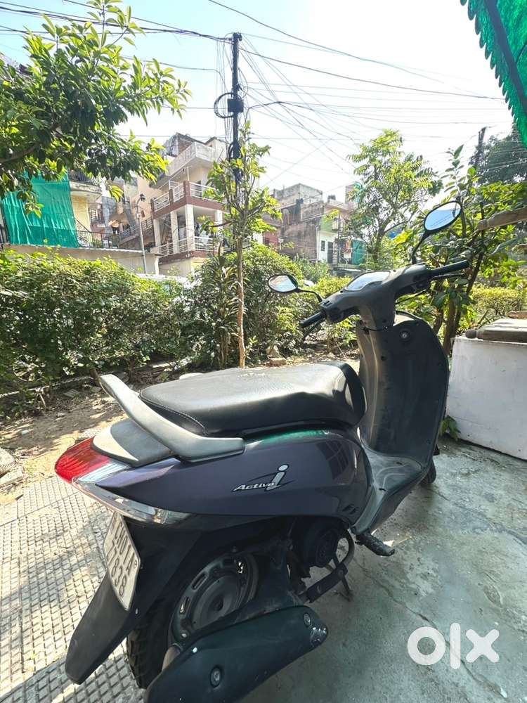 Lady driven new tyre front back new batery chandigarh number