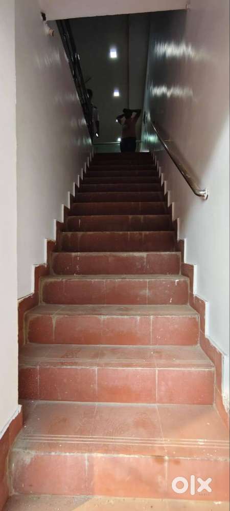 RENT SPACE AVAILABLE FOR OFFICE/SHOWROOM