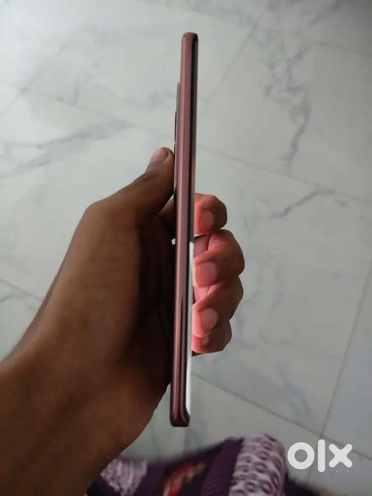 V29 8 128 5g