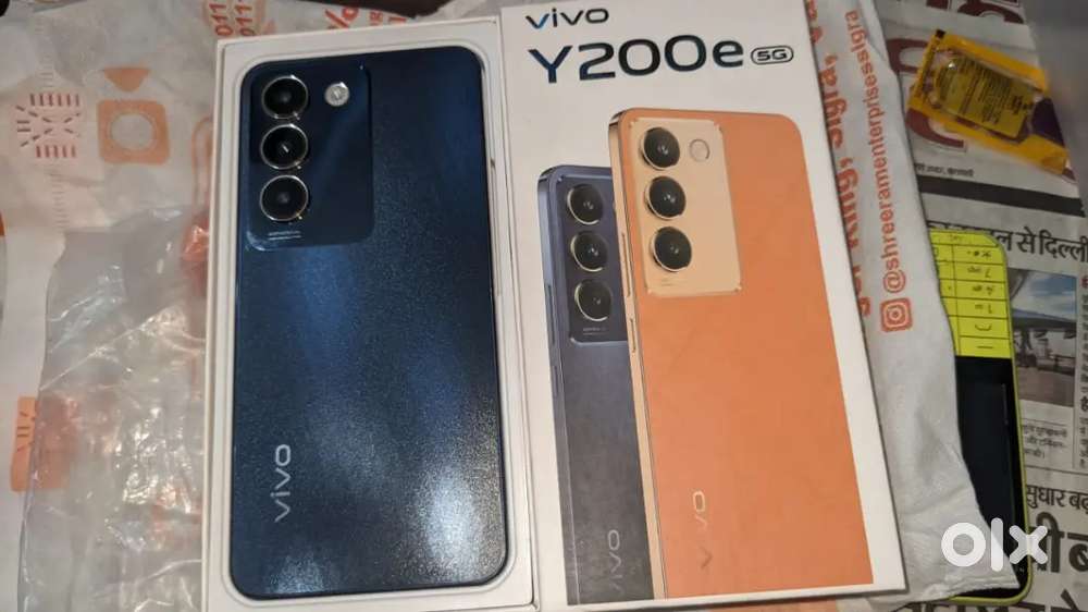 Y 200e  8+4 GB RAM 128 STORAGE