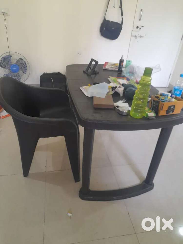 Table with chair combo