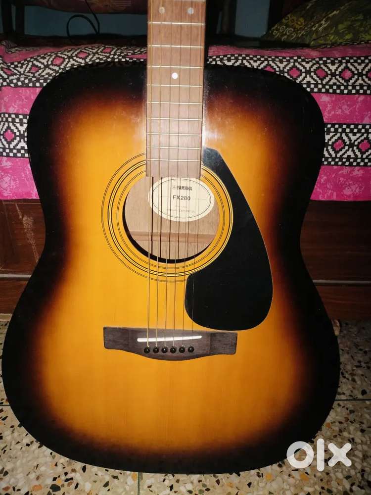 Acoustic guitar Yamaha new condition
