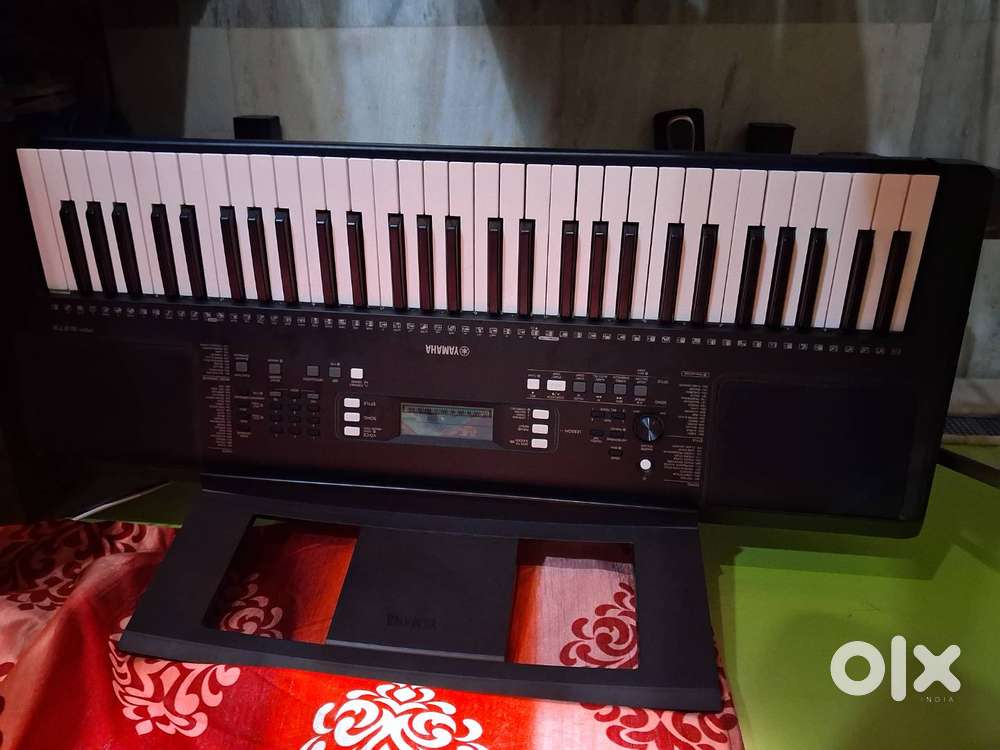 Yahama psr e373 61 keys keyboard