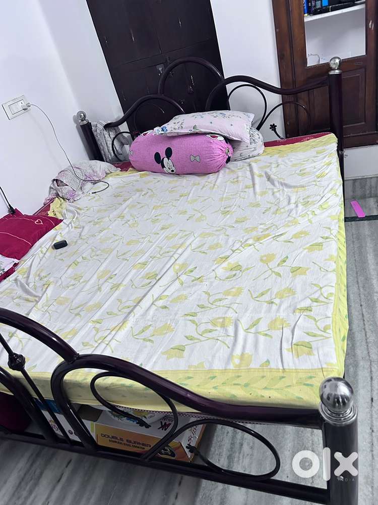 Queen size bed