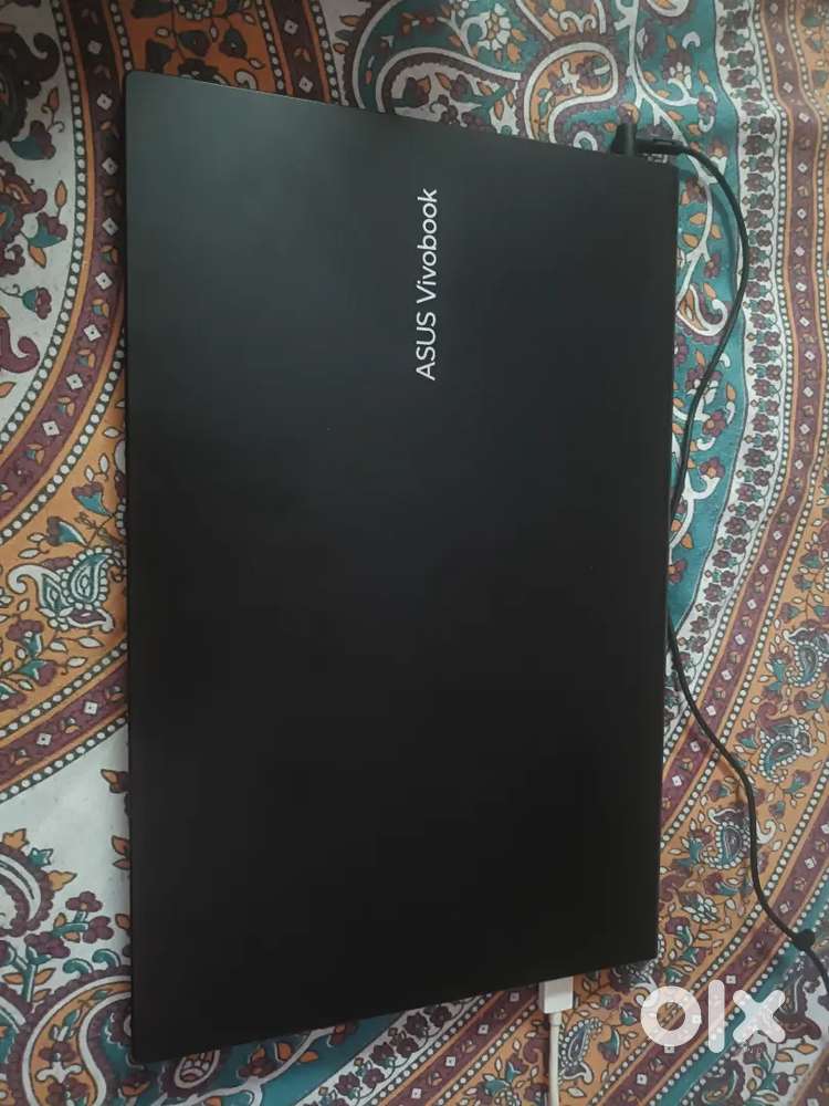 Asus vivobook laptop
