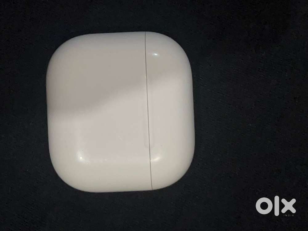 AirPods 4 with box and accessories