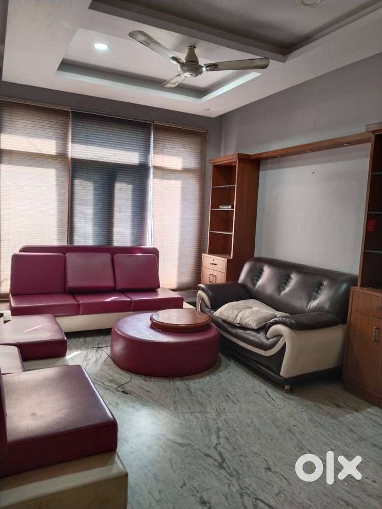 Owner free independent 2BHK furnished for family/working girls sec 40