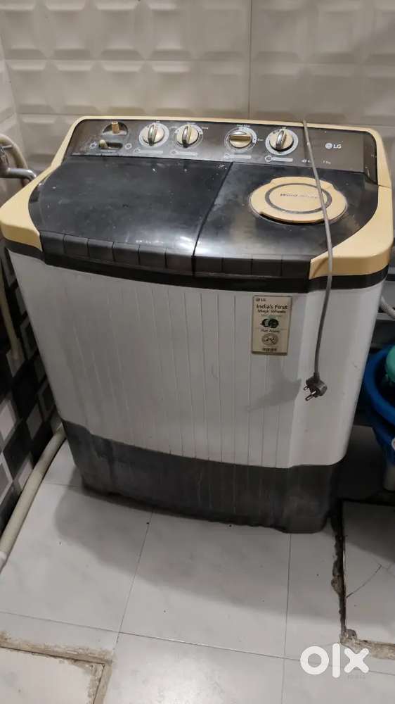 Lg washing machine semi automatic 7.5kg working in good condition