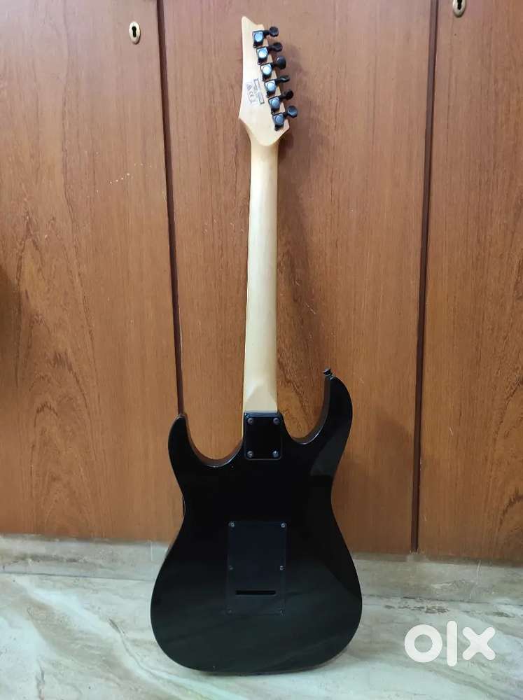 Electronic guitar