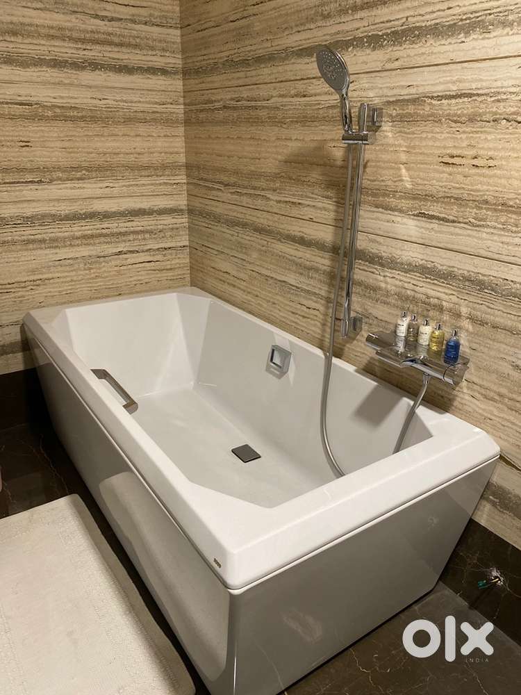 Bathtub Toto