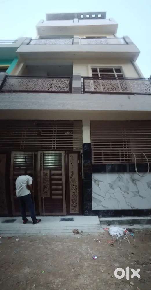 2 Room  4 Room ka set hai Lalbagh new colony near gramin School