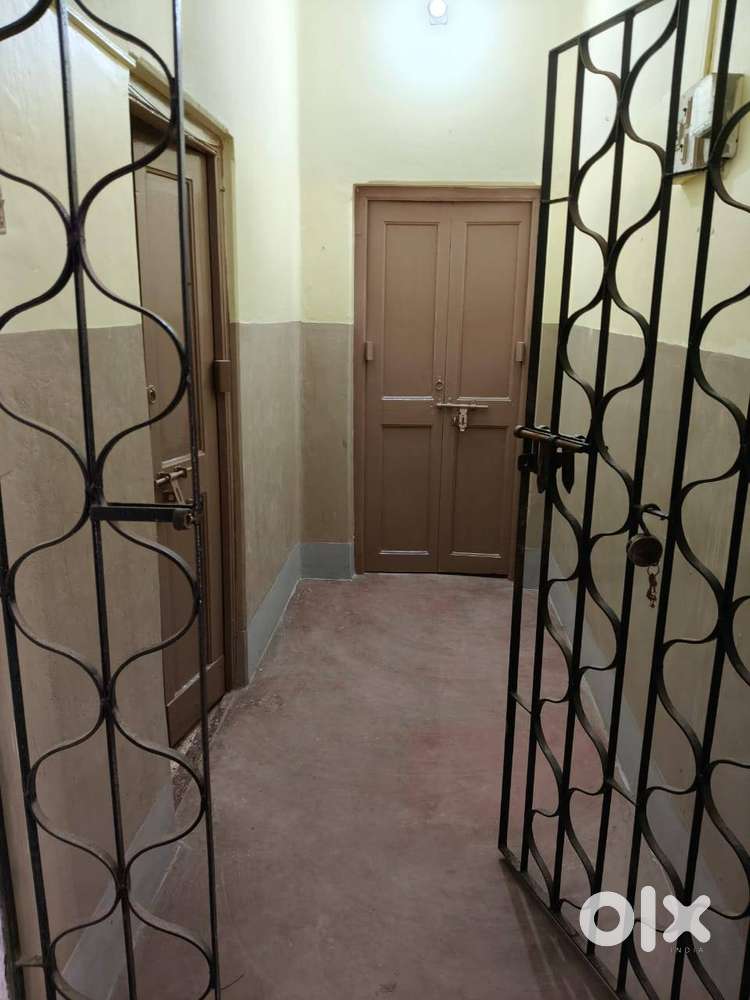 PG available for male or female - 3 beds