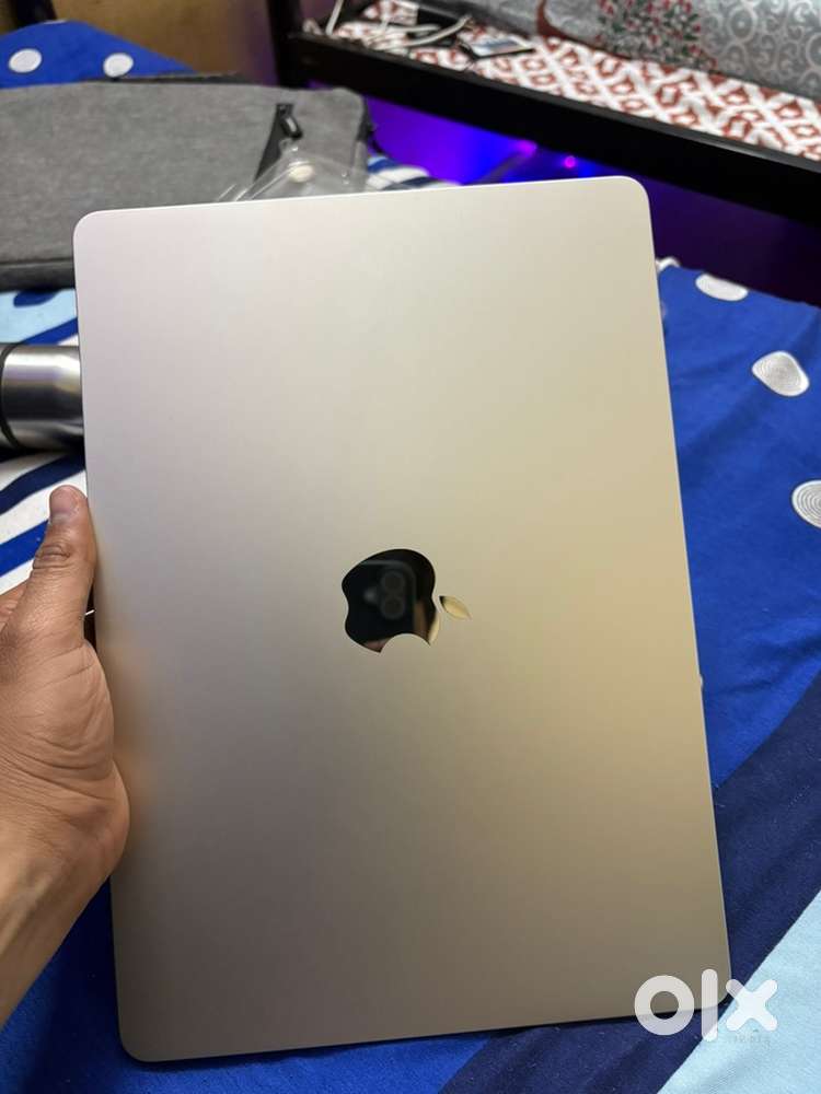 Apple macbook m2 air 128, under underwear