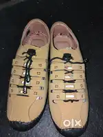 ADRINT. INTERNATIONAL FASHION SHOSES