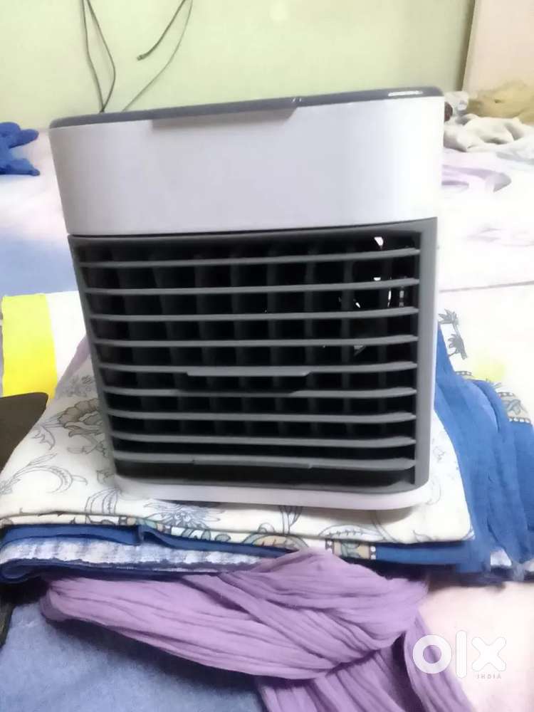 Mini cooler cum humidifier