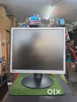 ◼ LG 19 Inch Square LCD Monitor