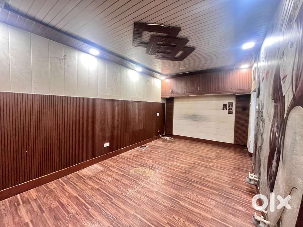 1100sq.ft house portion available for rent in Gomti nagar