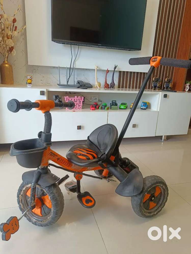 Kids tricycle