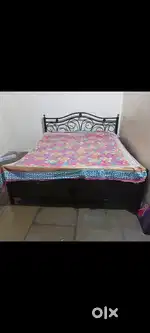 Kig size bed vith mettress